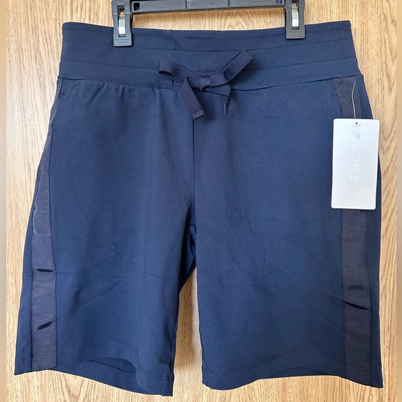 New Athleta Navy Blue Metro Downtown 7’ Shorts Women’s M - Picture 4 of 9